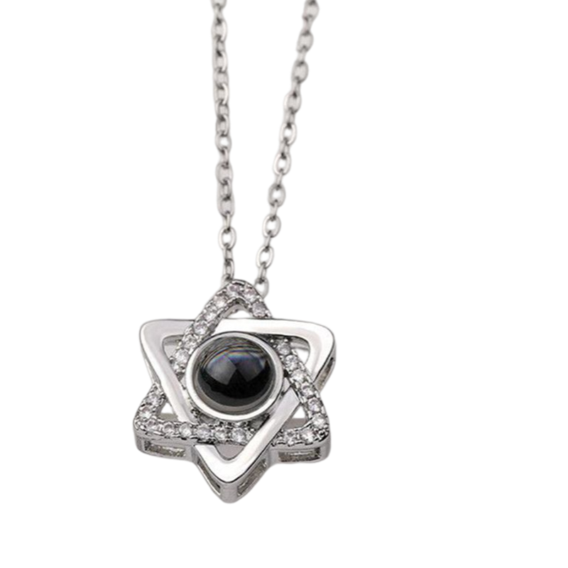 INF Halskjede som projiserer "Jeg elsker deg" på 100 språk Sølv